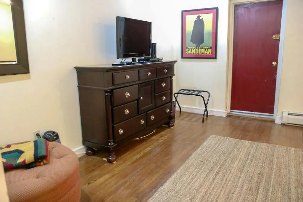 Luxury Living Suites New York Apartment